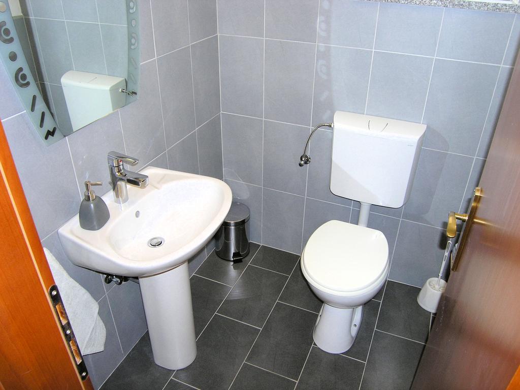 Apartments Dagmar Krk Town Dış mekan fotoğraf